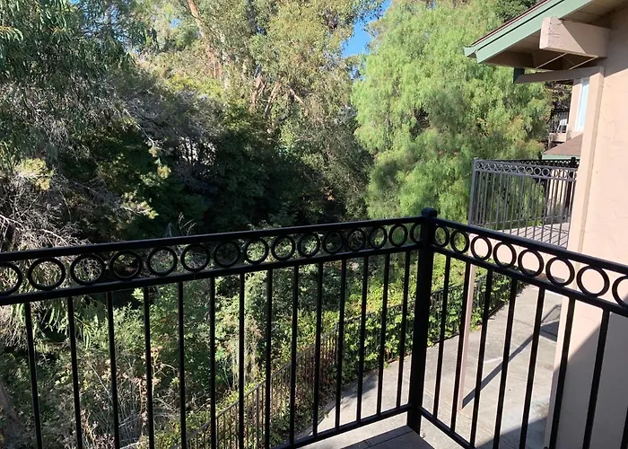 Olive Tree Inn & Suites